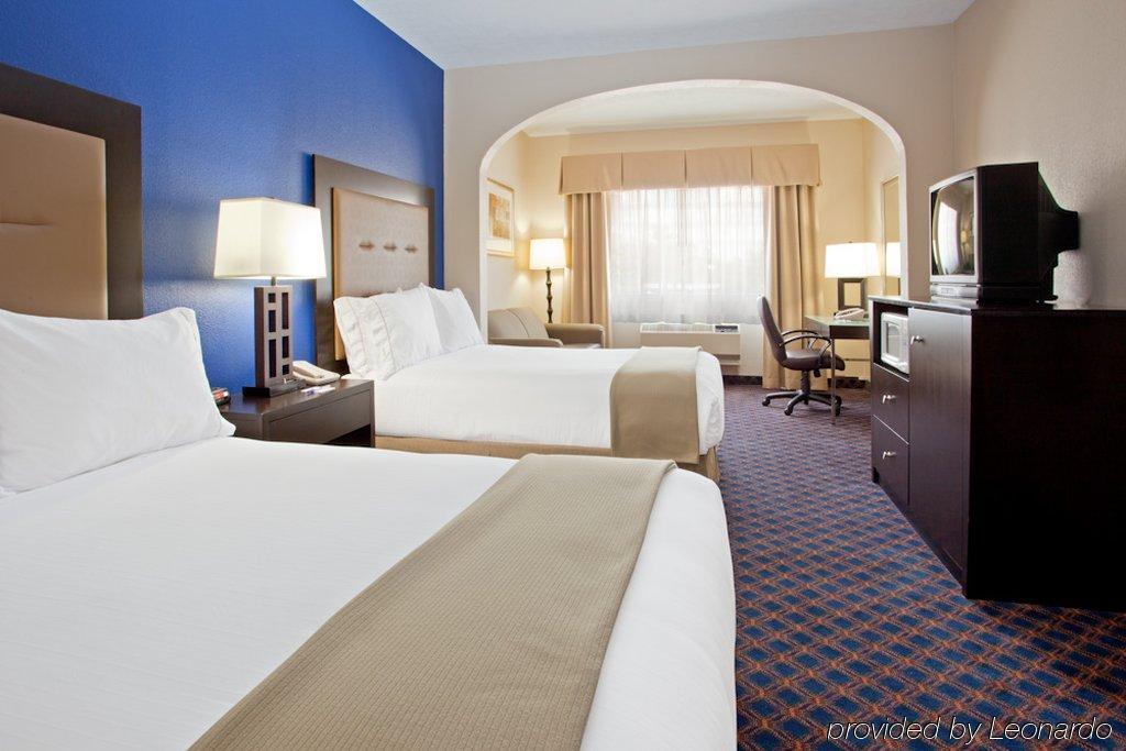 Holiday Inn Express Houston North-1960 Champions Area Extérieur photo