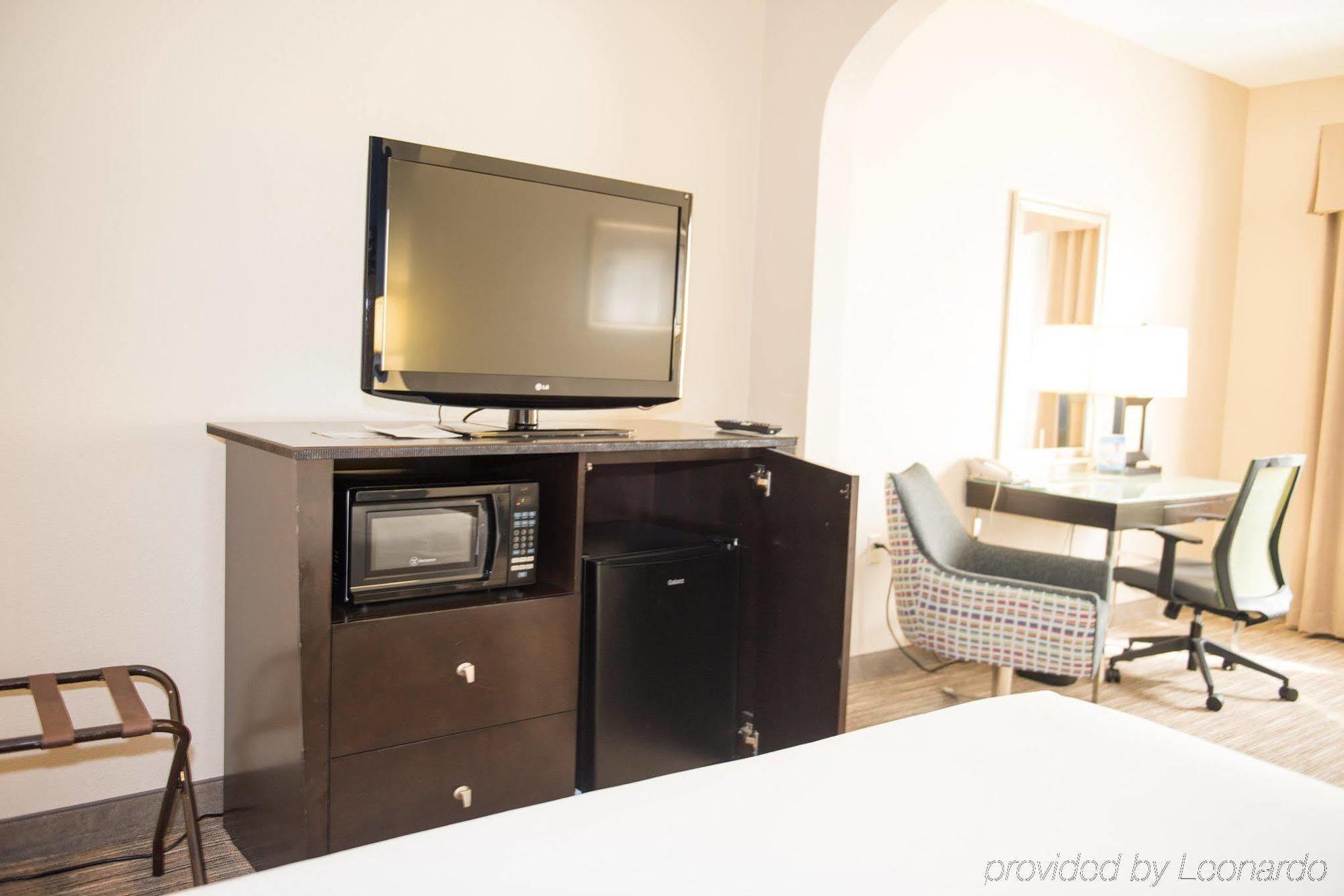 Holiday Inn Express Houston North-1960 Champions Area Extérieur photo